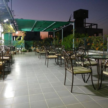 Aashiyana Inn Nashik Eksteriør billede