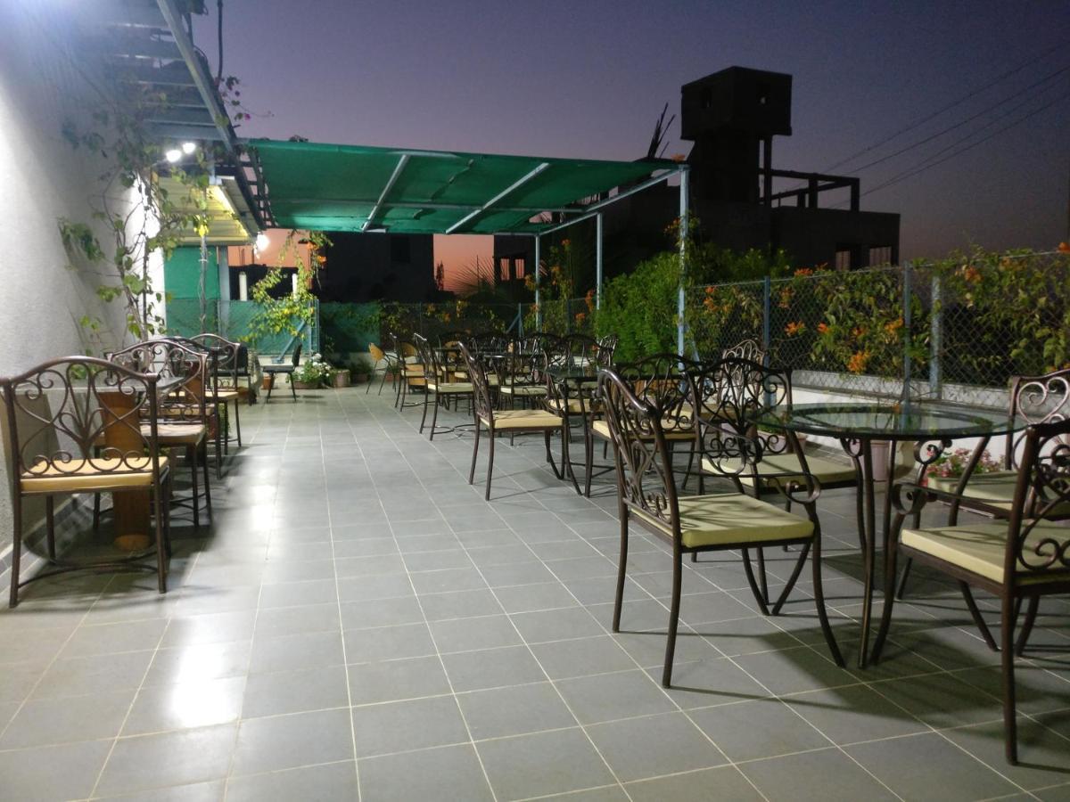 Aashiyana Inn Nashik Eksteriør billede